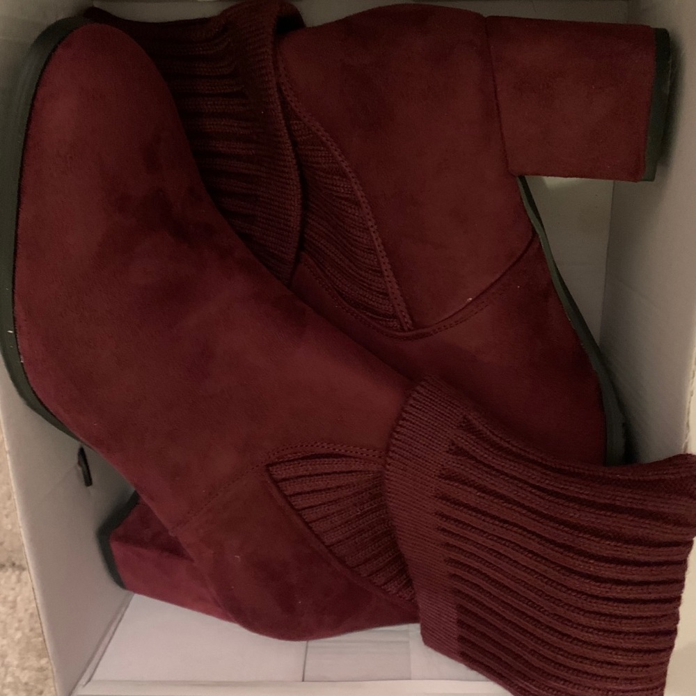 Brand New Dream Pairs Booties